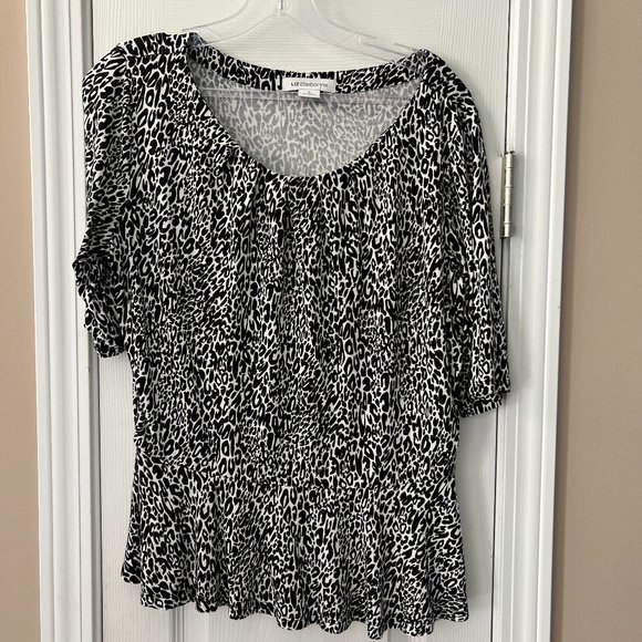 Liz Claiborne Animal Print Pleated Scoop Neck Blouse Size M - Picture 1 of 7